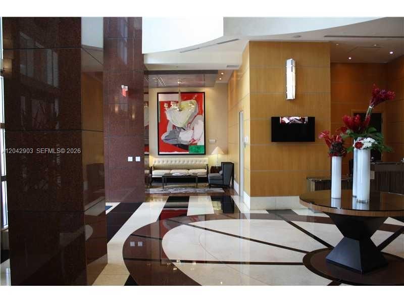 For Rent: $2,100 (0 beds, 1 baths, 506 Square Feet)