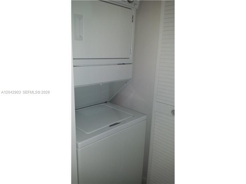 For Rent: $2,100 (0 beds, 1 baths, 506 Square Feet)