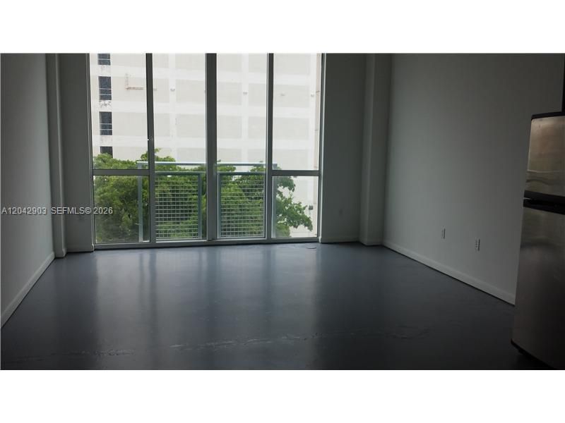For Rent: $2,100 (0 beds, 1 baths, 506 Square Feet)