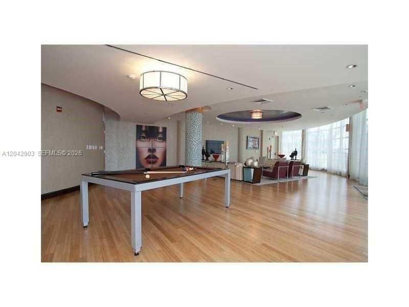 For Rent: $2,100 (0 beds, 1 baths, 506 Square Feet)