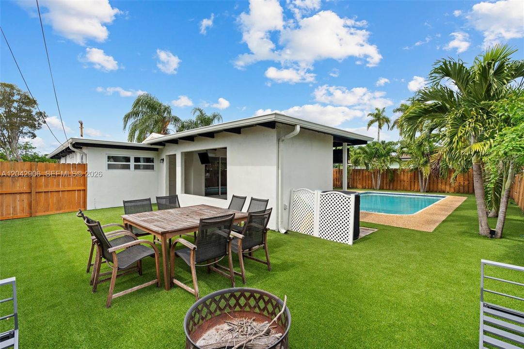 En Venta: $525,000 (3 camas, 2 baños, 1248 Pies cuadrados)