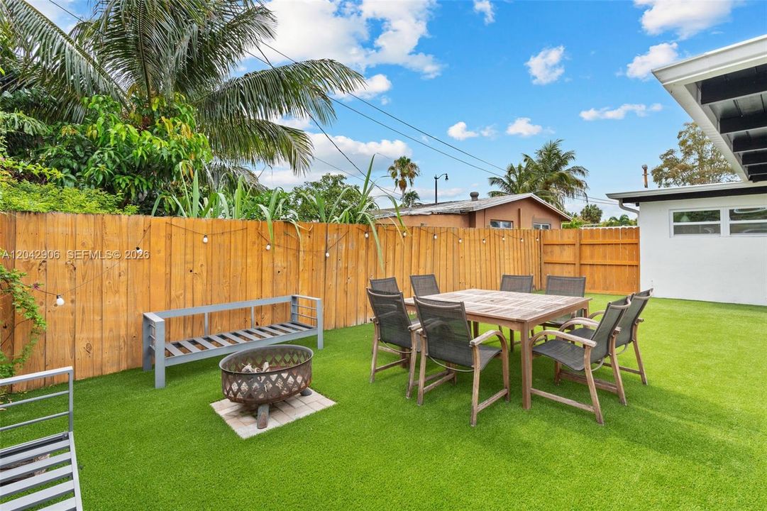En Venta: $525,000 (3 camas, 2 baños, 1248 Pies cuadrados)