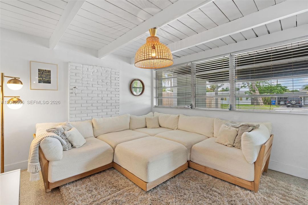 En Venta: $525,000 (3 camas, 2 baños, 1248 Pies cuadrados)