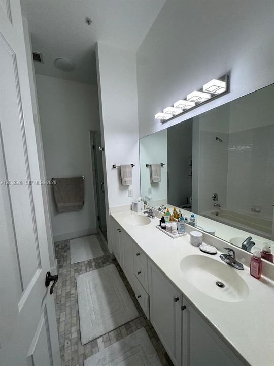 В аренду: $3,000 (3 спален, 2 ванн, 1183 Квадратных фут)