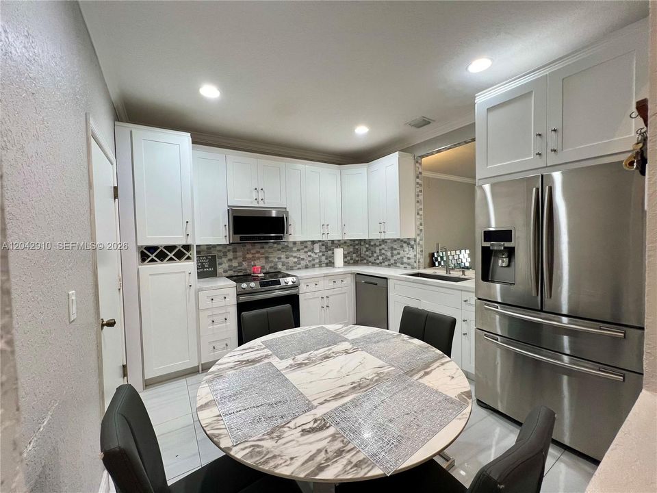 В аренду: $2,950 (3 спален, 2 ванн, 1396 Квадратных фут)