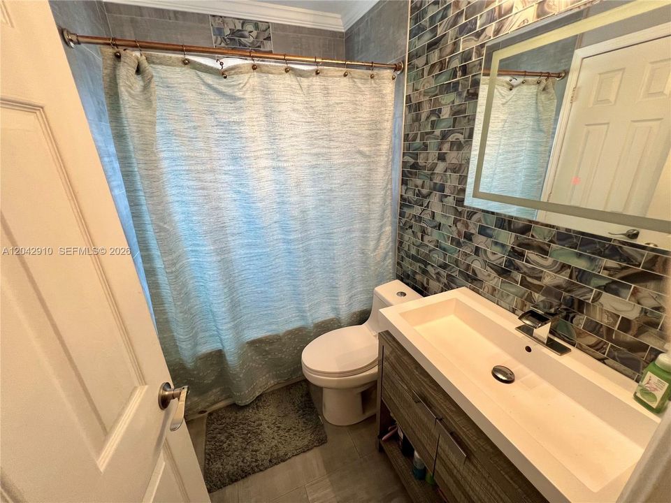 В аренду: $2,950 (3 спален, 2 ванн, 1396 Квадратных фут)
