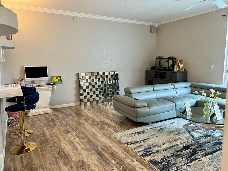 В аренду: $2,950 (3 спален, 2 ванн, 1396 Квадратных фут)