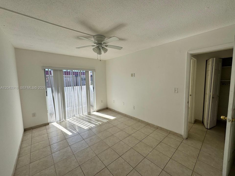 For Rent: $1,950 (2 beds, 2 baths, 760 Square Feet)