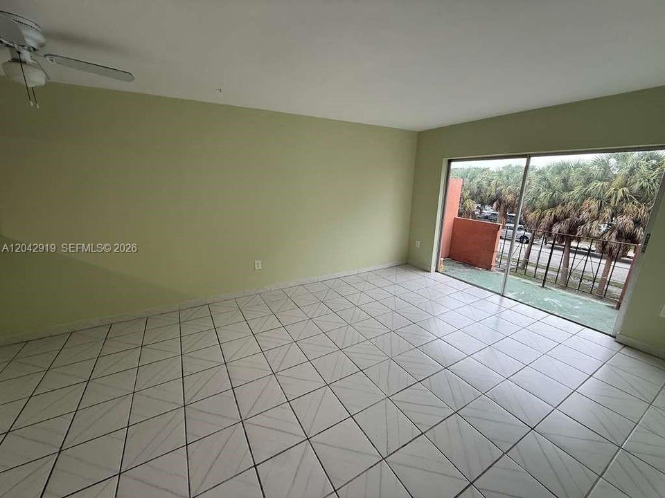 В аренду: $1,750 (1 спален, 1 ванн, 633 Квадратных фут)