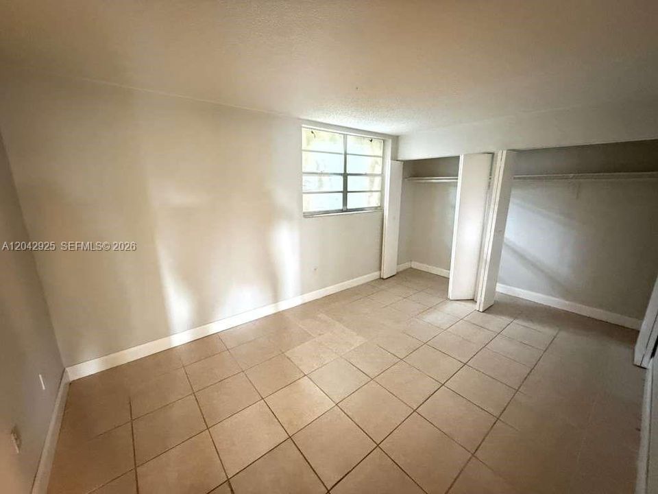 For Rent: $2,000 (2 beds, 2 baths, 1070 Square Feet)
