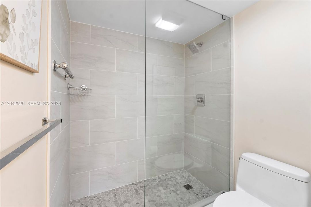 For Sale: $600,000 (2 beds, 2 baths, 1301 Square Feet)