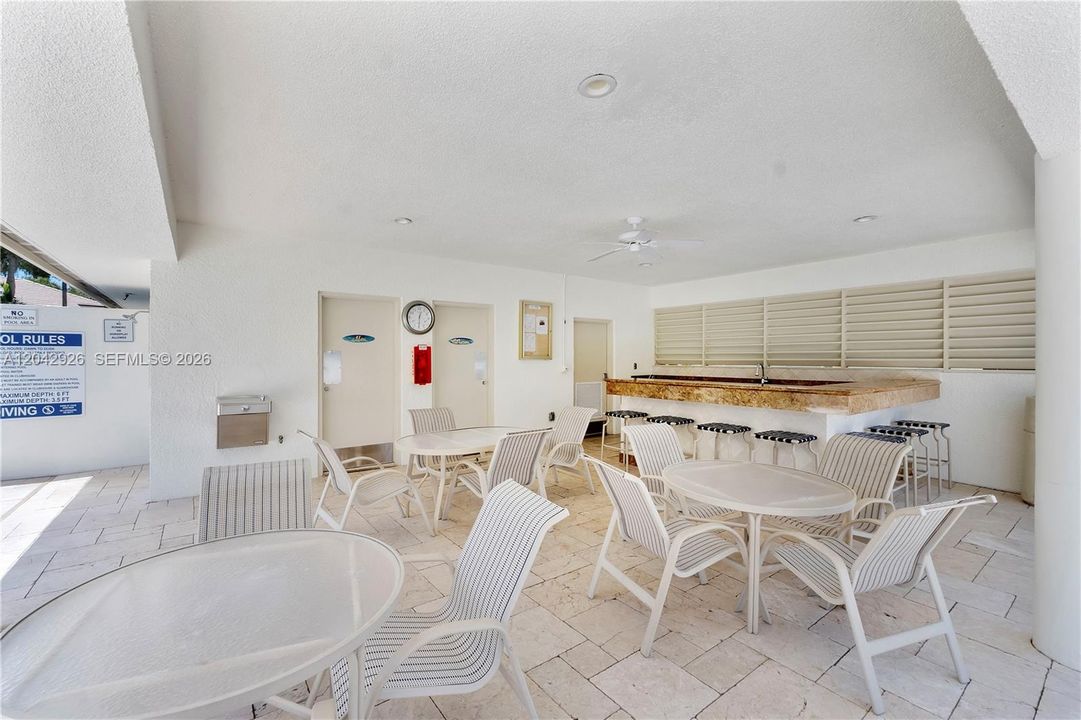 For Sale: $600,000 (2 beds, 2 baths, 1301 Square Feet)