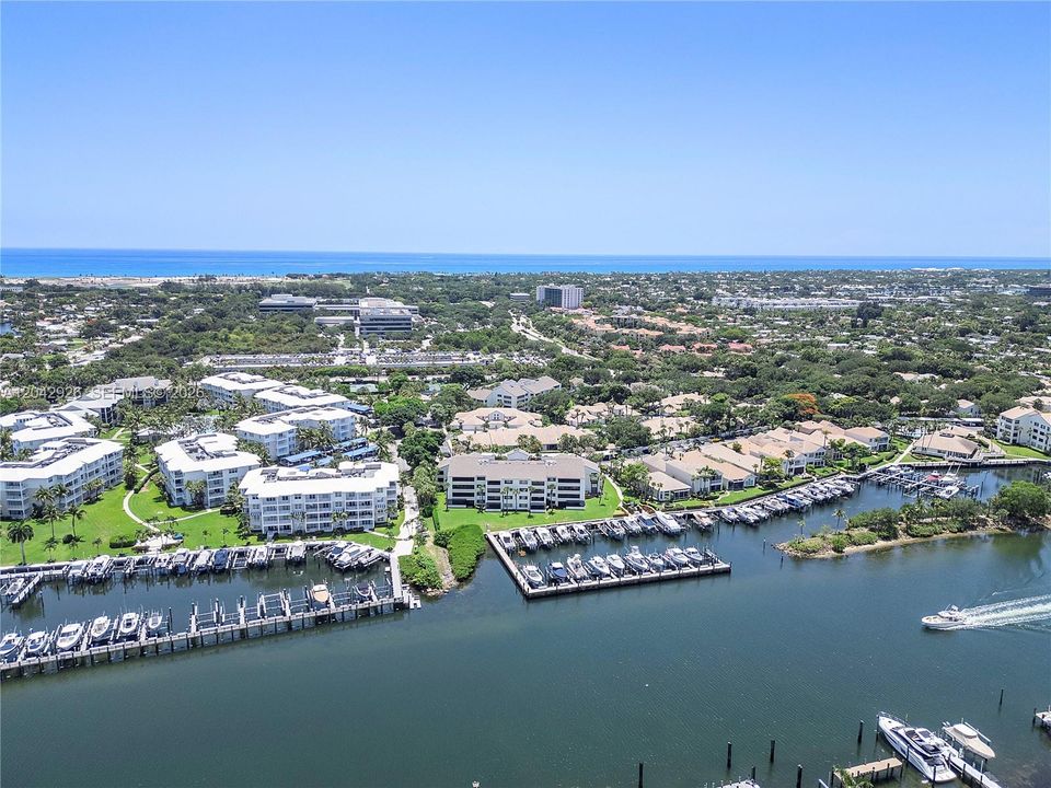 For Sale: $600,000 (2 beds, 2 baths, 1301 Square Feet)