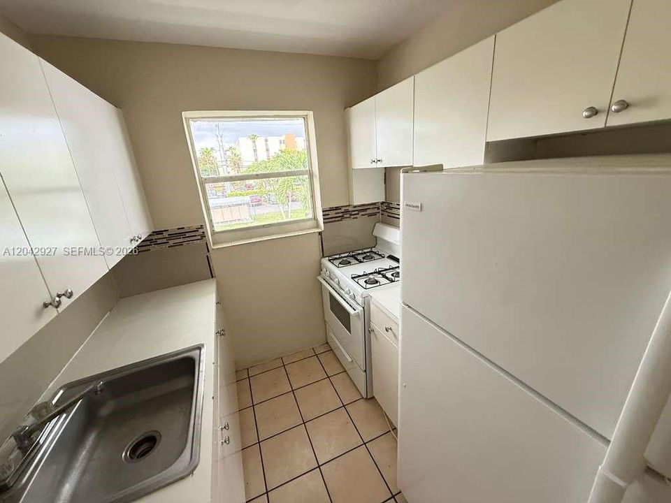 For Rent: $1,785 (1 beds, 1 baths, 516 Square Feet)