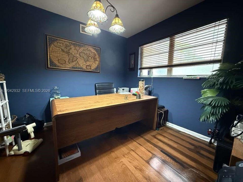 На продажу: $499,900 (3 спален, 2 ванн, 1345 Квадратных фут)