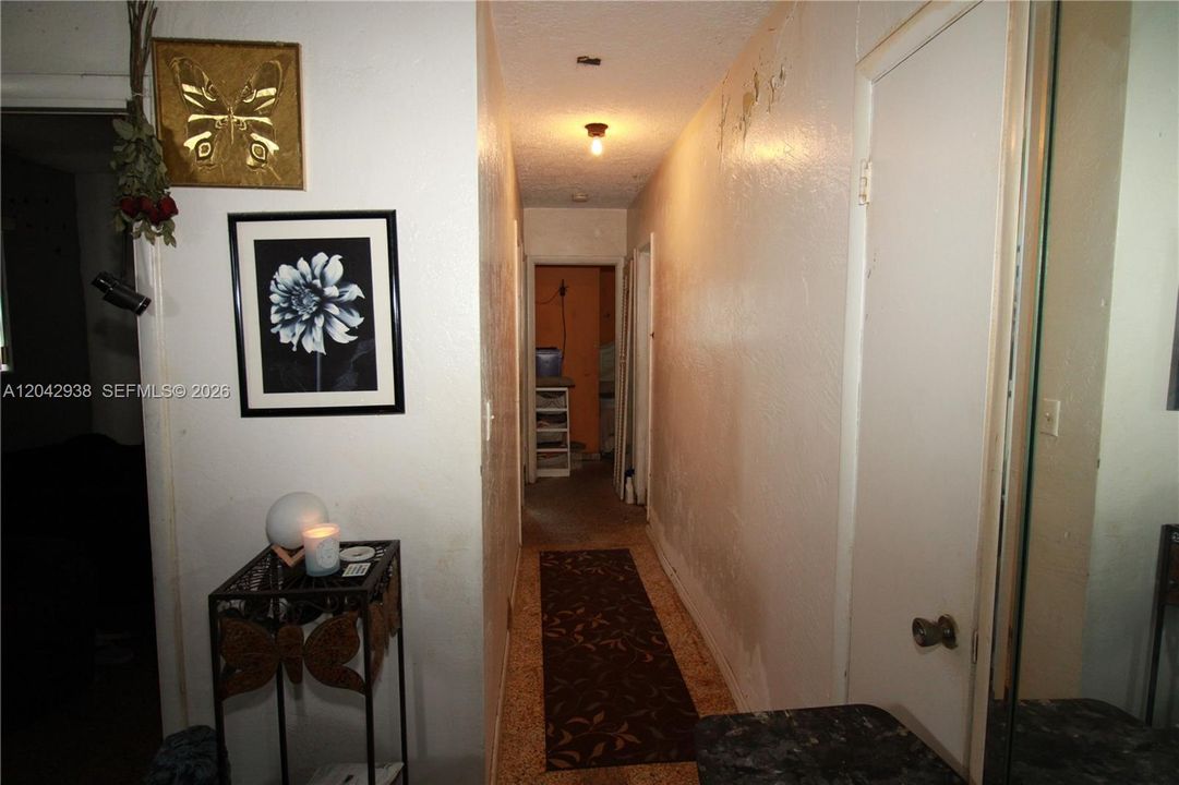 For Sale: $380,000 (3 beds, 1 baths, 920 Square Feet)