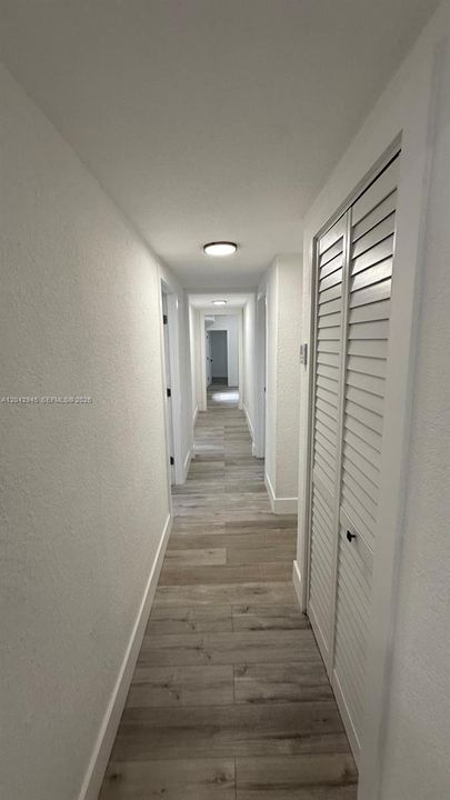 En Venta: $555,000 (4 camas, 2 baños, 1565 Pies cuadrados)