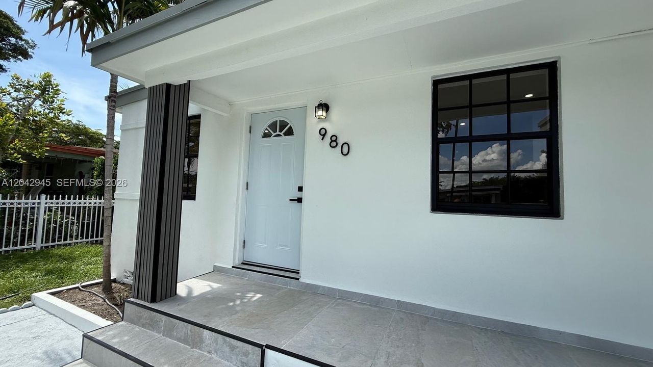 En Venta: $555,000 (4 camas, 2 baños, 1565 Pies cuadrados)