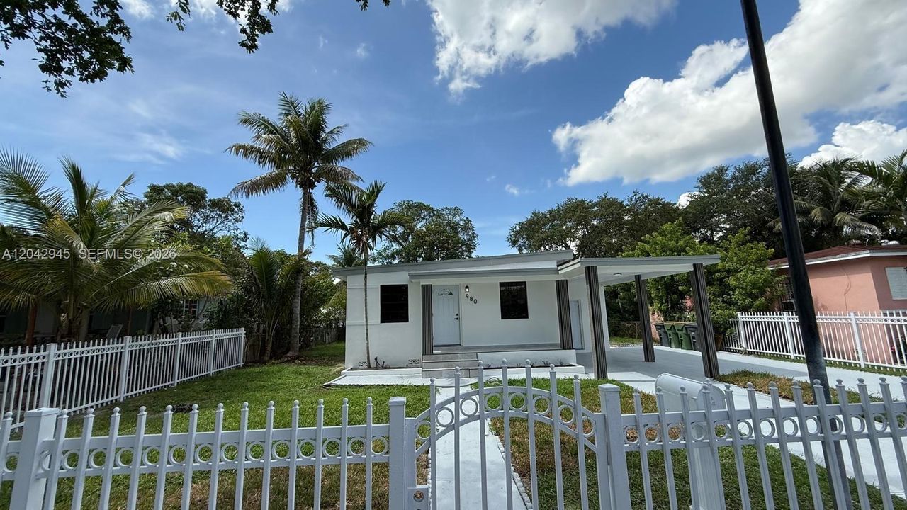 En Venta: $555,000 (4 camas, 2 baños, 1565 Pies cuadrados)