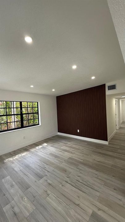En Venta: $555,000 (4 camas, 2 baños, 1565 Pies cuadrados)