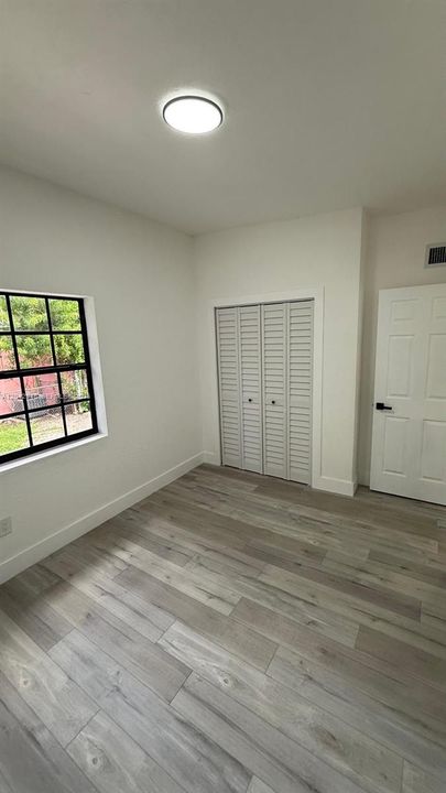 En Venta: $555,000 (4 camas, 2 baños, 1565 Pies cuadrados)
