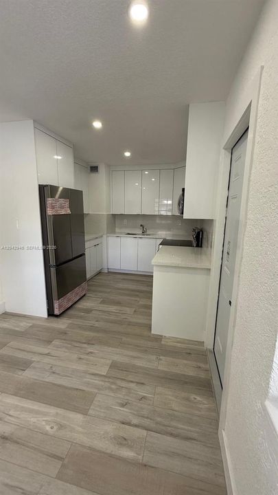 En Venta: $555,000 (4 camas, 2 baños, 1565 Pies cuadrados)