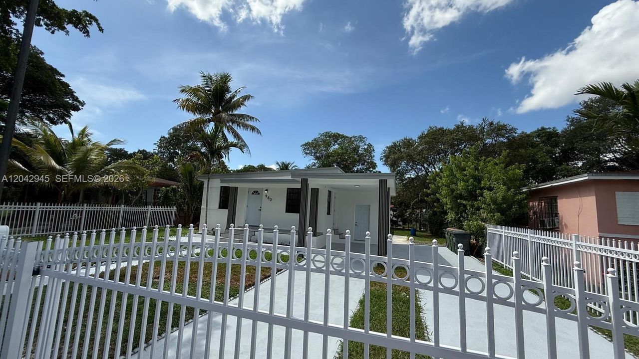 En Venta: $555,000 (4 camas, 2 baños, 1565 Pies cuadrados)