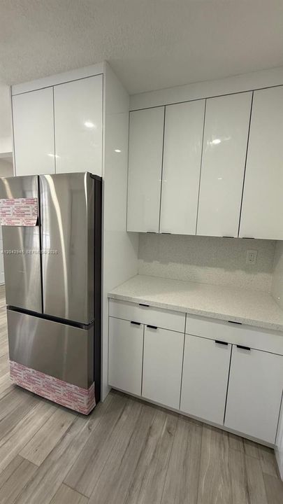 En Venta: $555,000 (4 camas, 2 baños, 1565 Pies cuadrados)