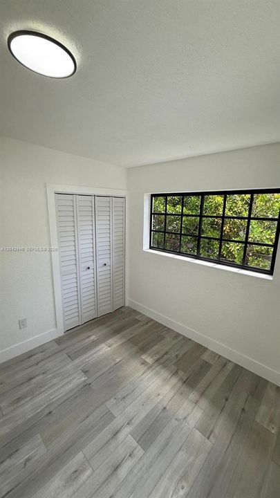 En Venta: $555,000 (4 camas, 2 baños, 1565 Pies cuadrados)