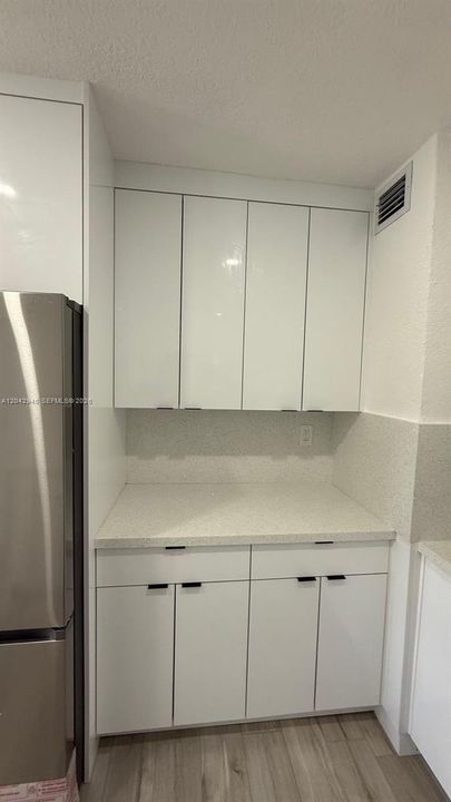 En Venta: $555,000 (4 camas, 2 baños, 1565 Pies cuadrados)