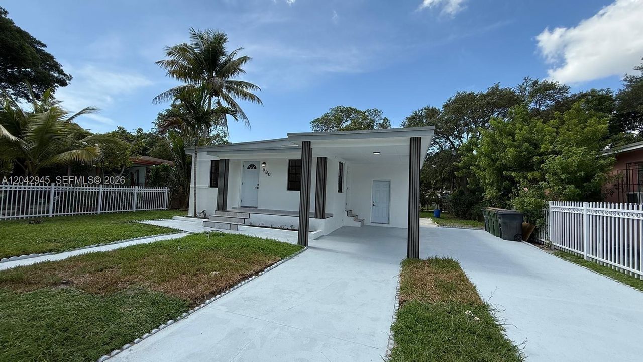 En Venta: $555,000 (4 camas, 2 baños, 1565 Pies cuadrados)