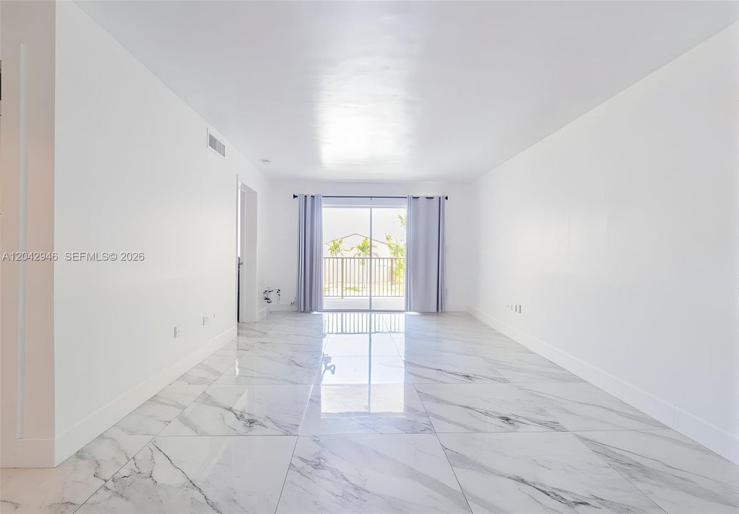 En Venta: $217,999 (1 camas, 1 baños, 676 Pies cuadrados)