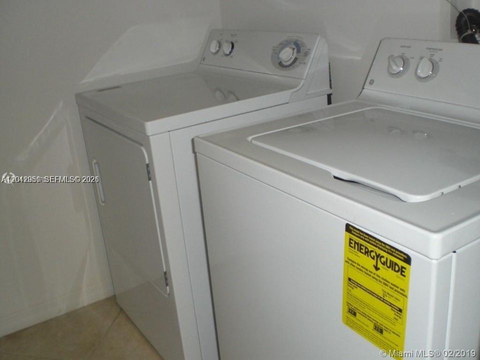 В аренду: $3,600 (3 спален, 2 ванн, 1168 Квадратных фут)