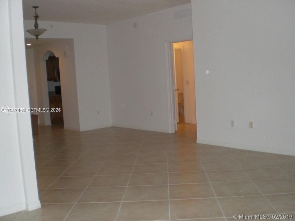 В аренду: $3,600 (3 спален, 2 ванн, 1168 Квадратных фут)