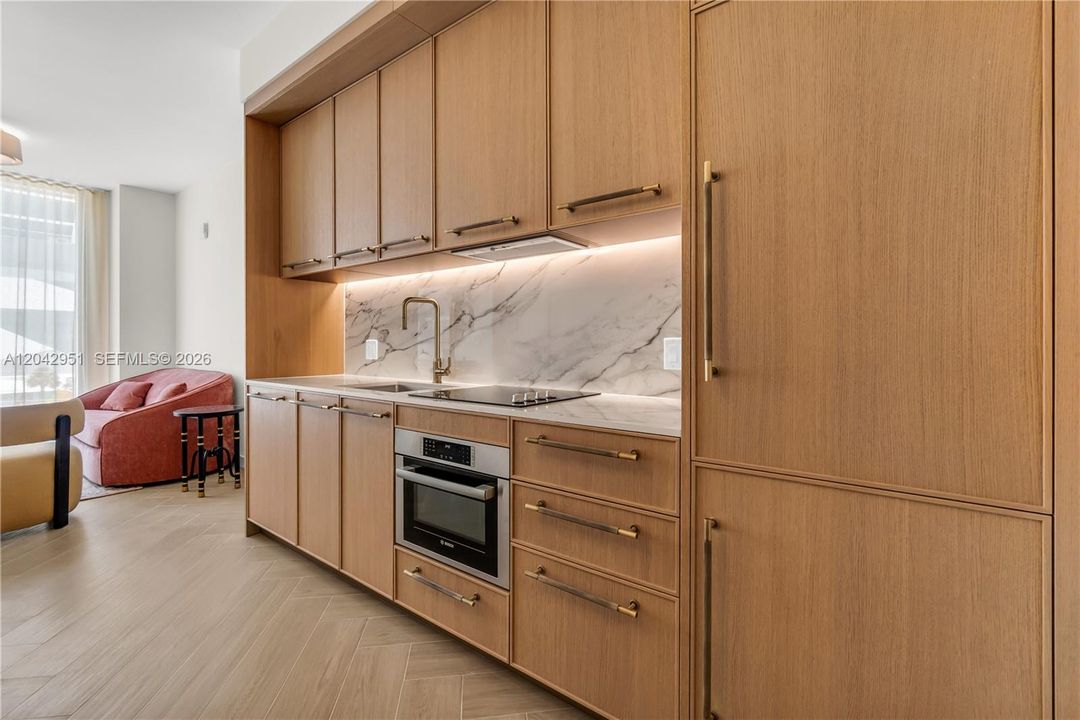 На продажу: $1,250,000 (2 спален, 2 ванн, 840 Квадратных фут)
