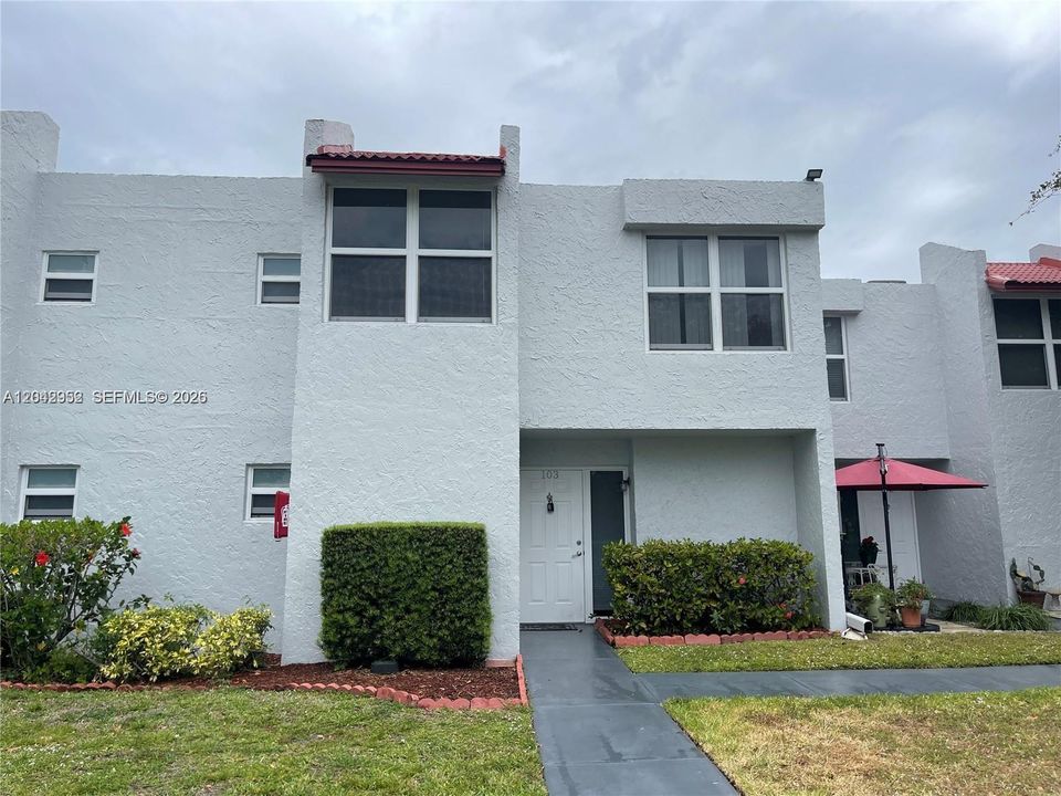 For Rent: $2,900 (3 beds, 2 baths, 1500 Square Feet)