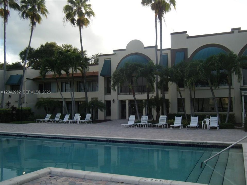 For Rent: $2,900 (3 beds, 2 baths, 1500 Square Feet)