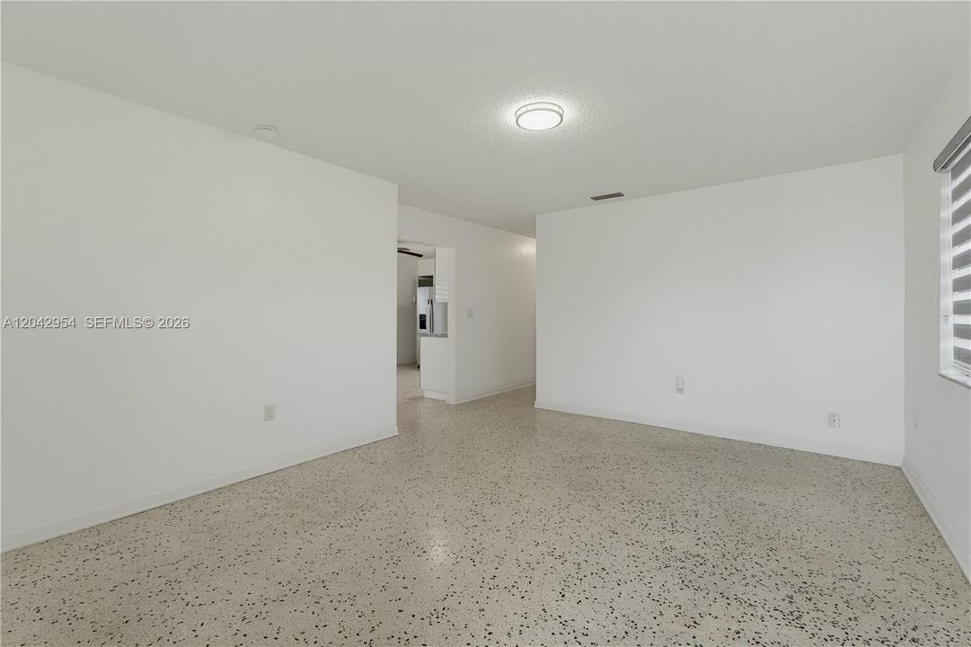 В аренду: $3,200 (3 спален, 2 ванн, 1430 Квадратных фут)