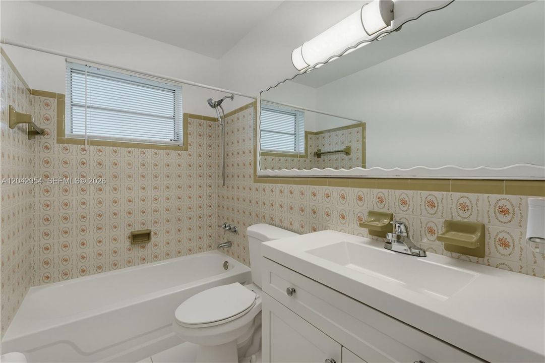 В аренду: $3,200 (3 спален, 2 ванн, 1430 Квадратных фут)