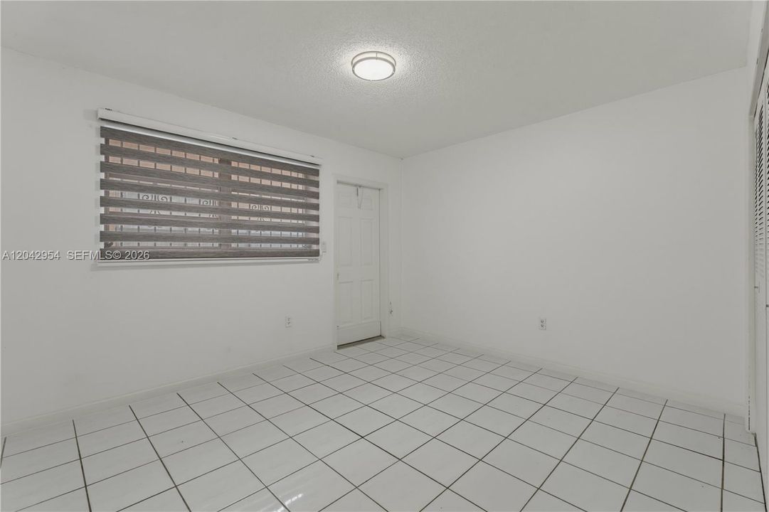 В аренду: $3,200 (3 спален, 2 ванн, 1430 Квадратных фут)