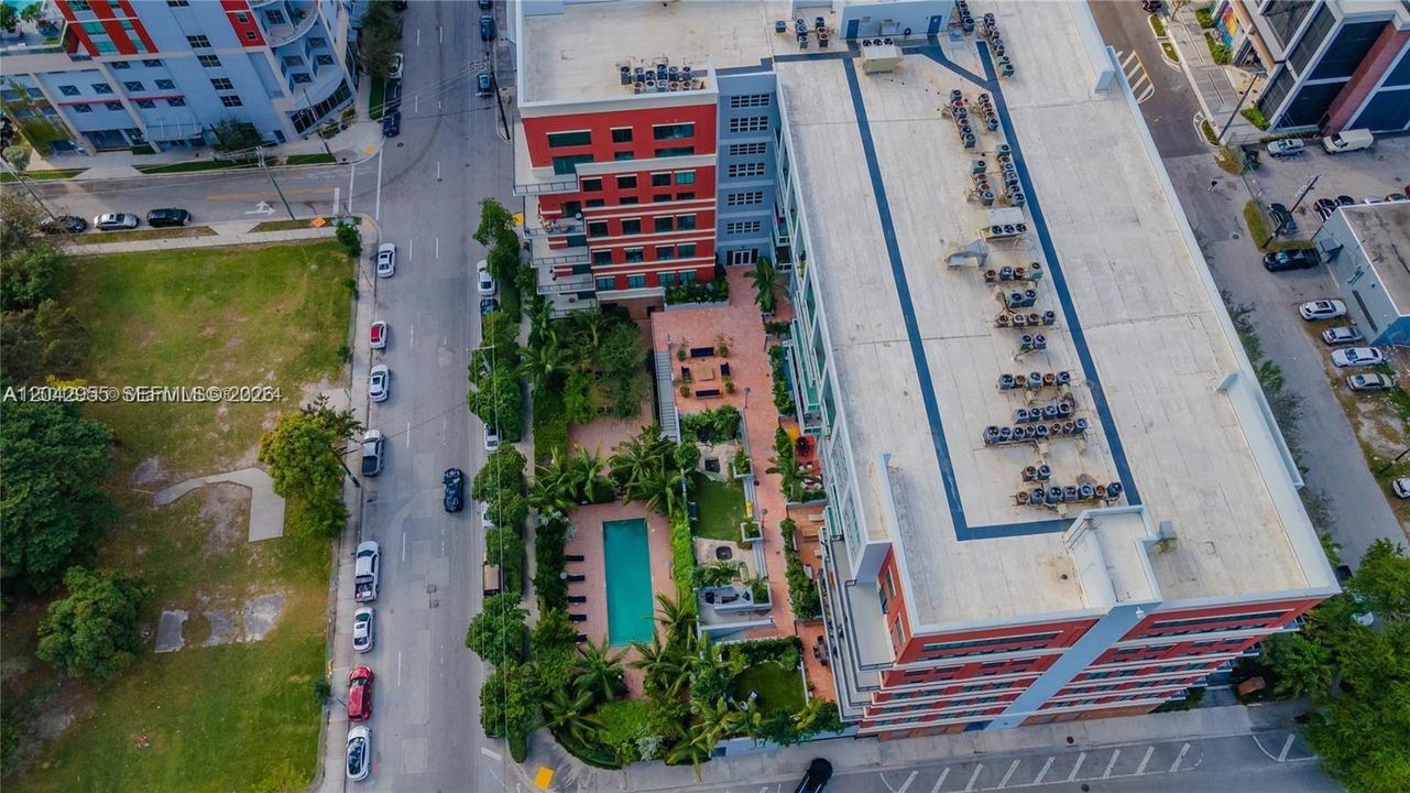 На продажу: $1,340,000 (1 спален, 2 ванн, 1970 Квадратных фут)