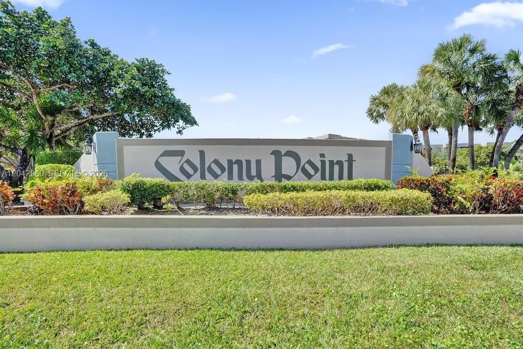 For Sale: $170,000 (2 beds, 2 baths, 1021 Square Feet)