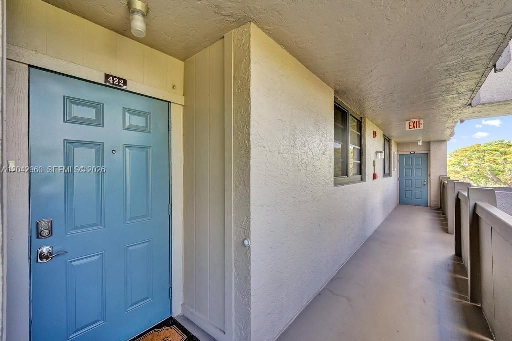 For Sale: $170,000 (2 beds, 2 baths, 1021 Square Feet)