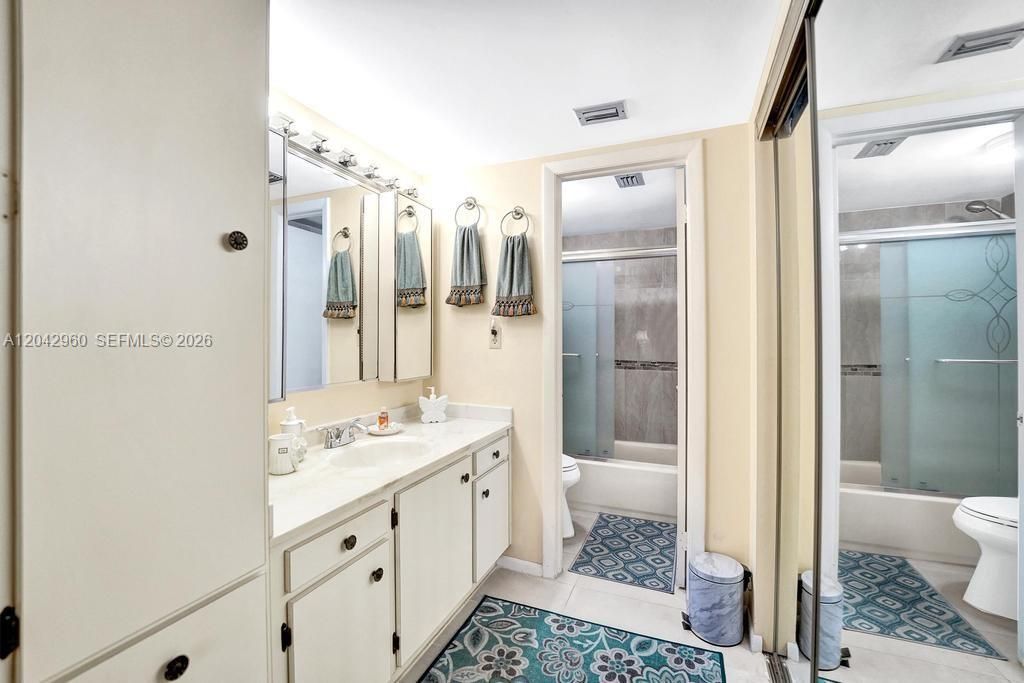 For Sale: $170,000 (2 beds, 2 baths, 1021 Square Feet)
