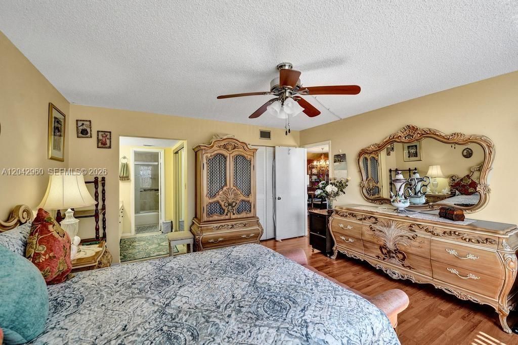 For Sale: $170,000 (2 beds, 2 baths, 1021 Square Feet)