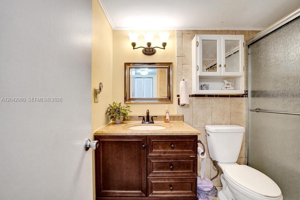 For Sale: $170,000 (2 beds, 2 baths, 1021 Square Feet)