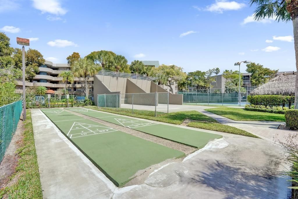For Sale: $170,000 (2 beds, 2 baths, 1021 Square Feet)