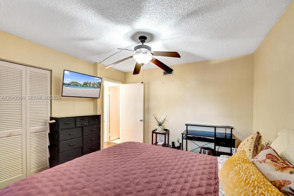 For Sale: $170,000 (2 beds, 2 baths, 1021 Square Feet)
