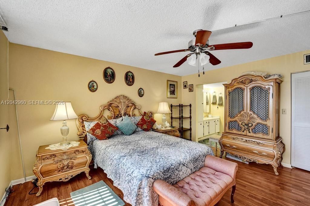 For Sale: $170,000 (2 beds, 2 baths, 1021 Square Feet)