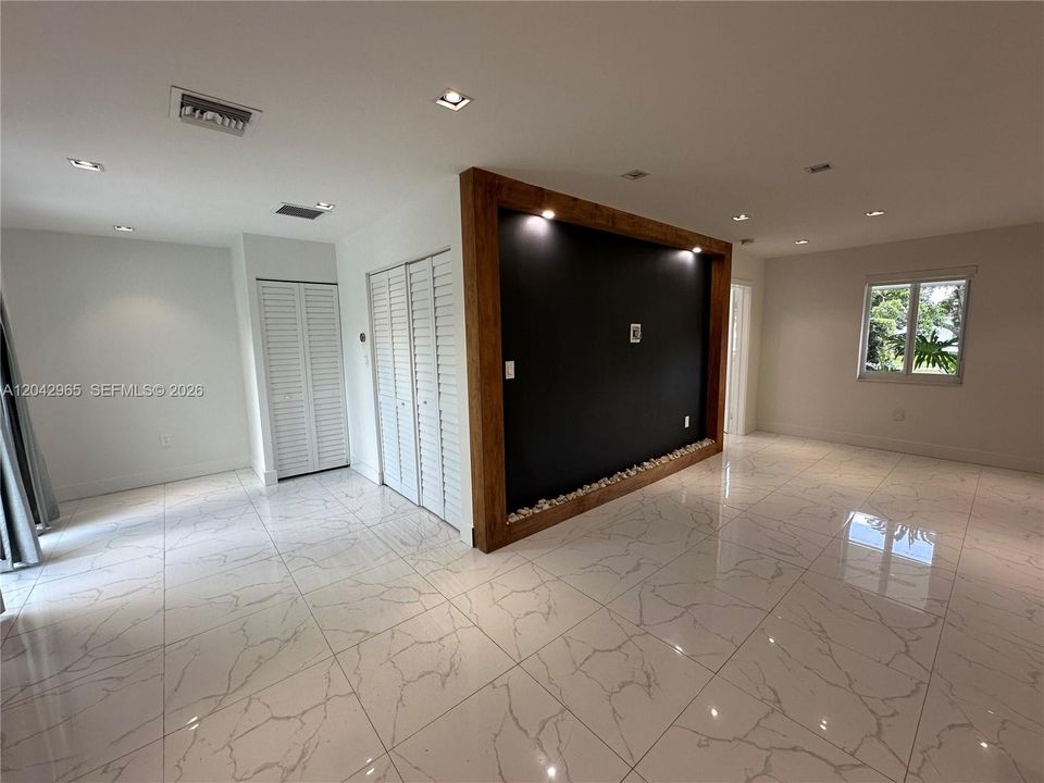 В аренду: $5,000 (4 спален, 3 ванн, 1703 Квадратных фут)